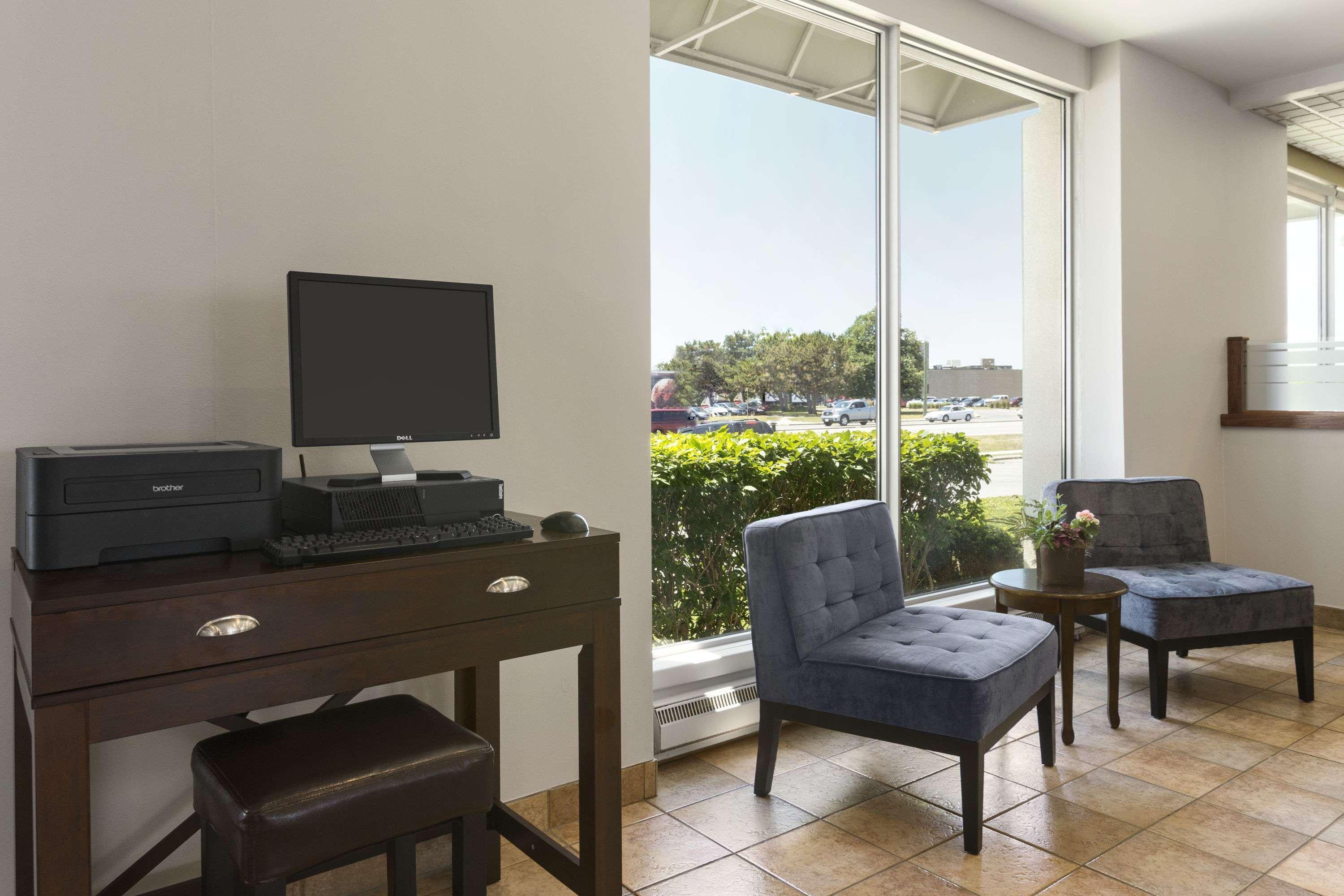 Days Inn By Wyndham לונדון מראה חיצוני תמונה