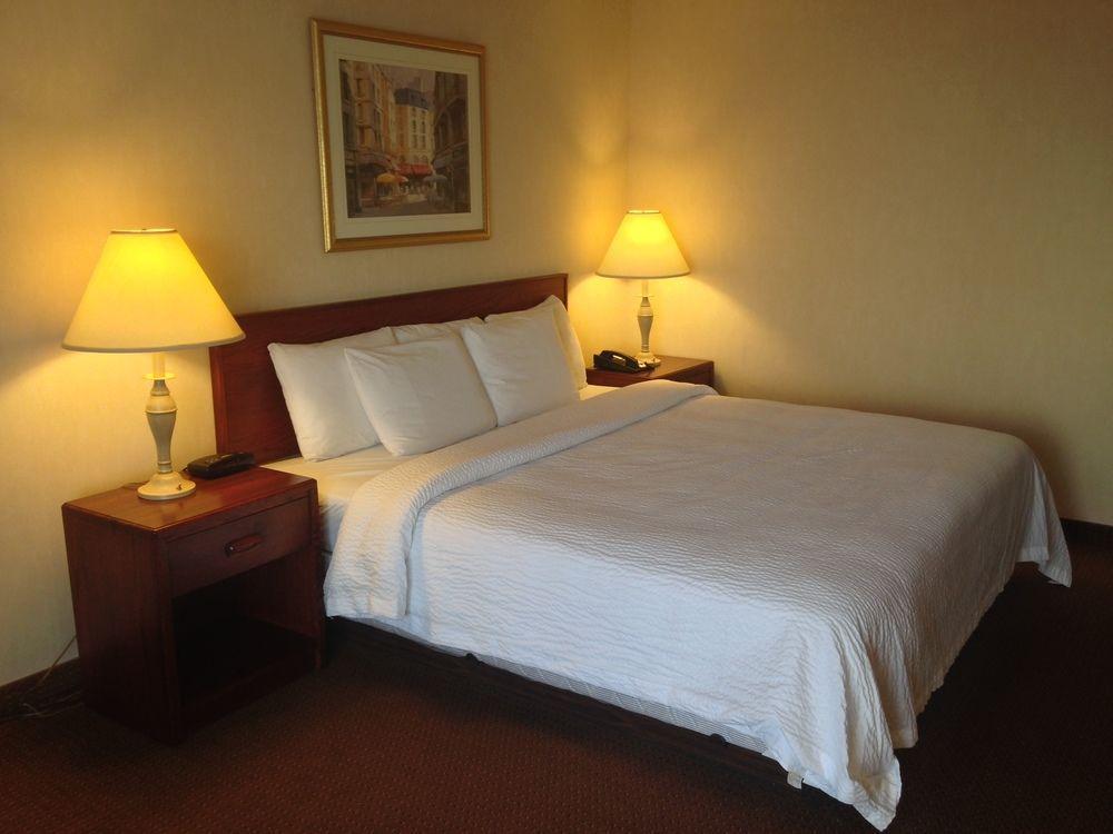 Days Inn By Wyndham לונדון מראה חיצוני תמונה