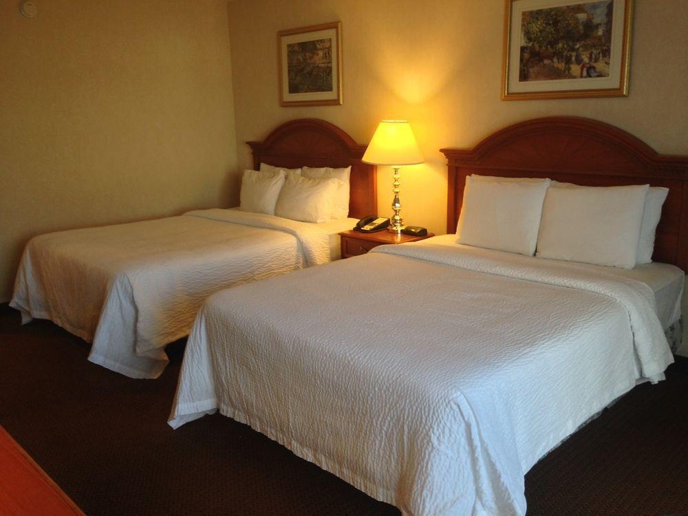 Days Inn By Wyndham לונדון מראה חיצוני תמונה