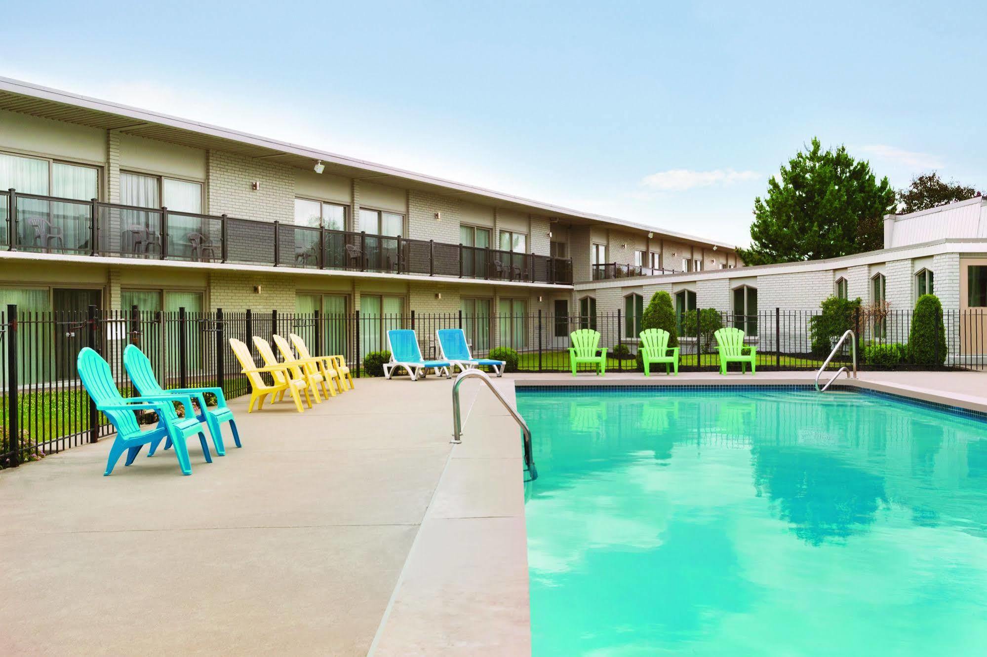 Days Inn By Wyndham לונדון מראה חיצוני תמונה
